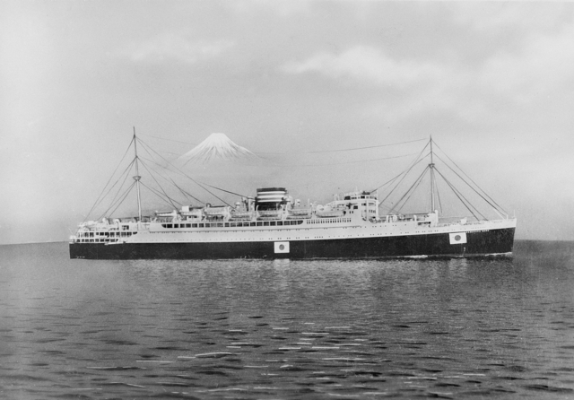 图13：秩父丸（Chichibu Maru）与富士山同框。（图片来源：日文Wiki)